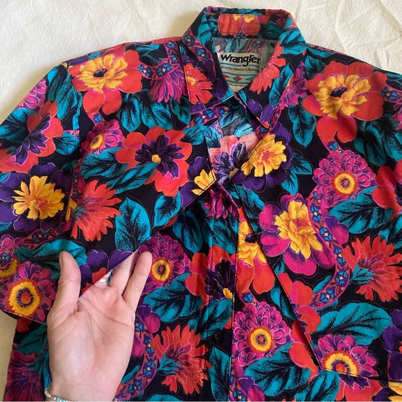 Wrangler VINTAGE Western Floral Shirt - Picture 6 of 15
